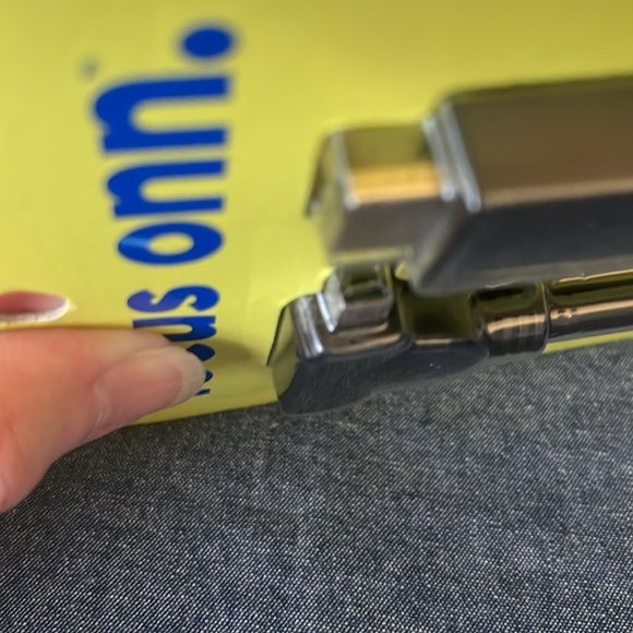 New in package Focus Onn 6ft HDMI Multi-Connector Cable - Picture 6 of 8